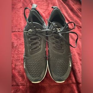 Nike Air Max 270